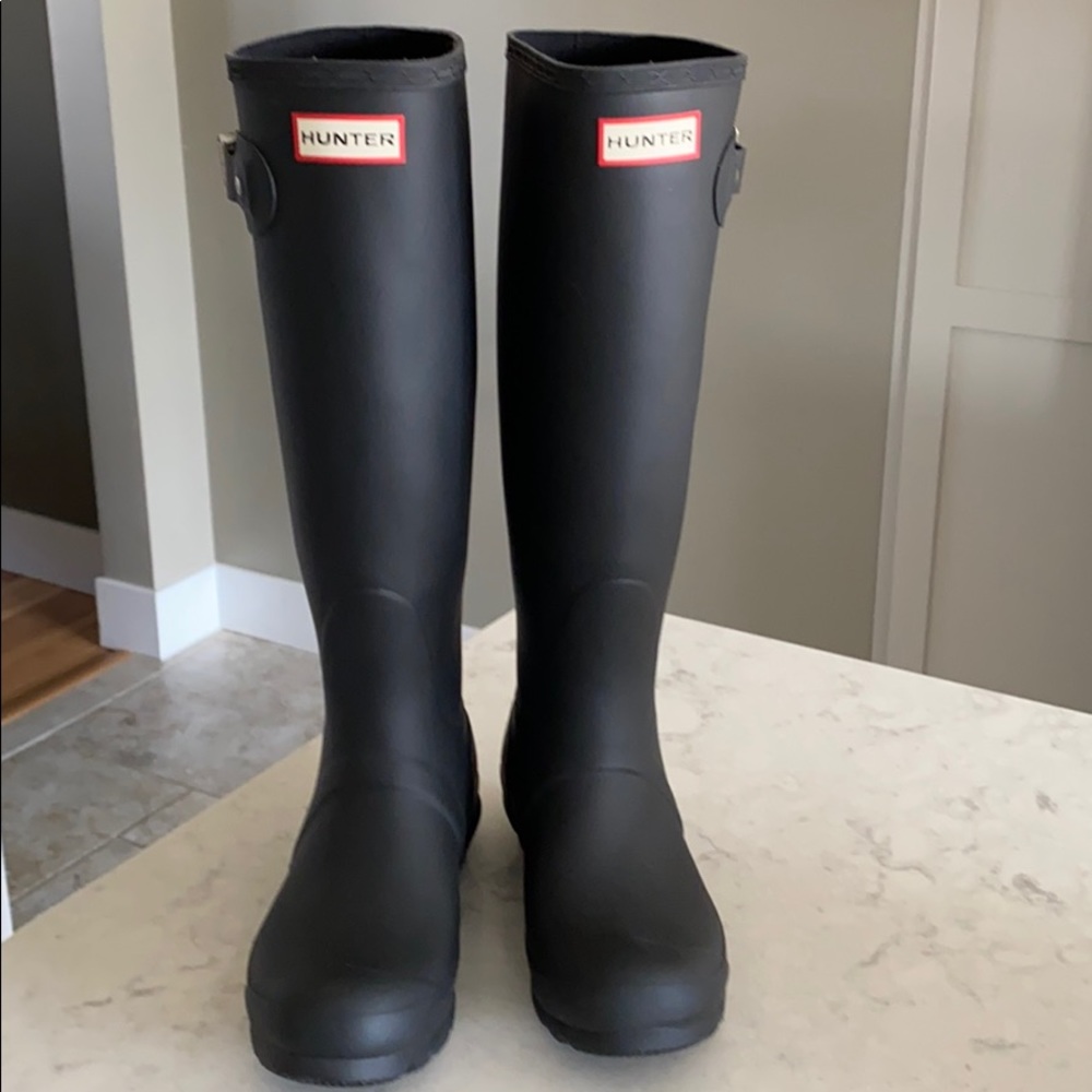 Black Hunter boots  size 6 new without box